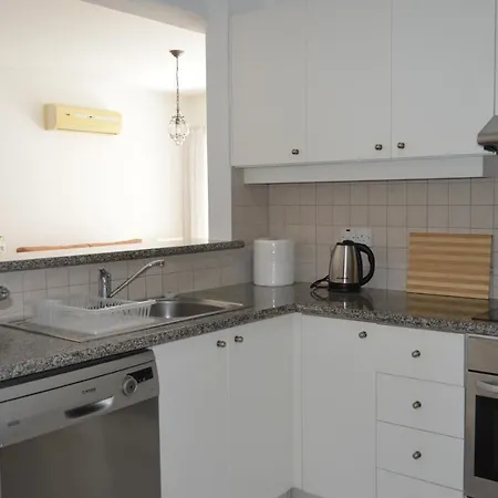 Verne Place 아파트 페이야