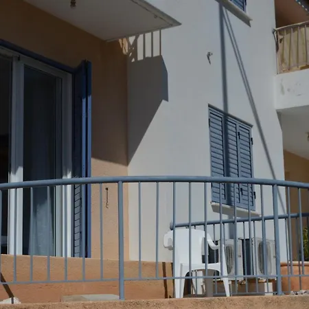 Verne Place Peyia